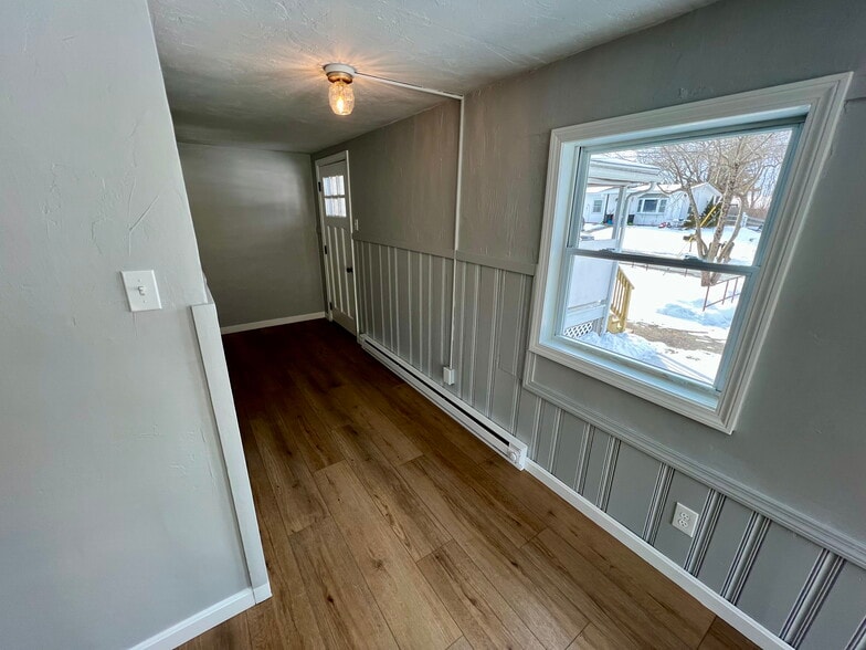 Front Hall - 40 Watch St