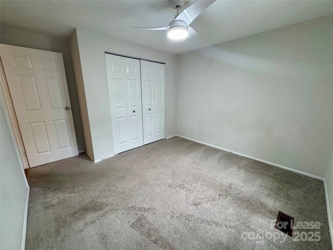 Building Photo - 707 Regency Dr