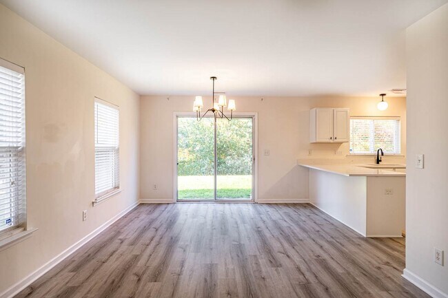 Building Photo - 718 Delta Downs Dr