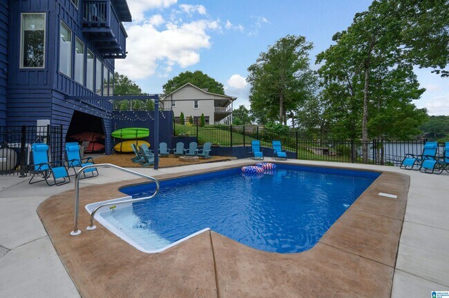 Building Photo - 346 Bridgeview Rd