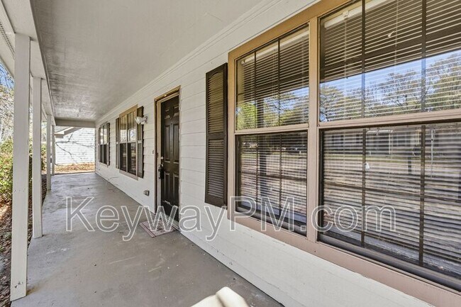 Building Photo - 912 Jones Dr