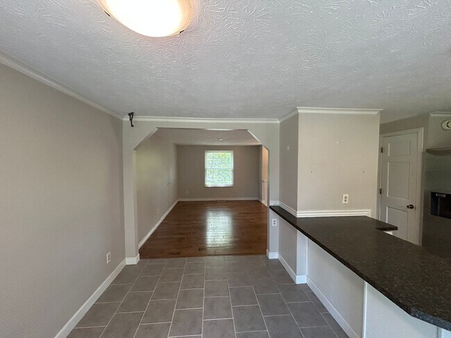 Building Photo - Remodeled 3 Bedroom House in Mason