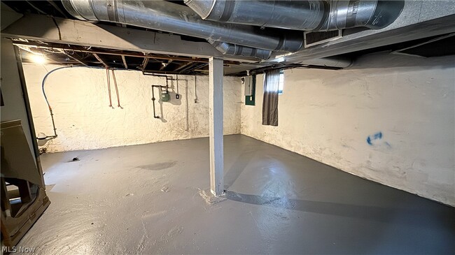 Building Photo - 987 Boone St
