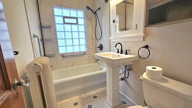 Building Photo - 4536 Grand Ave S