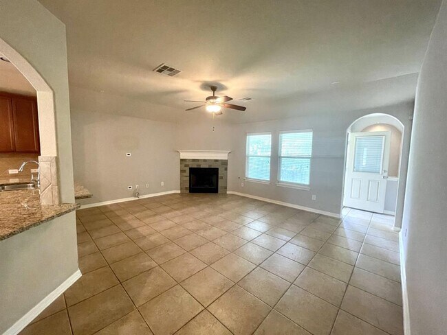 Building Photo - 4235 Fairmeadow Dr