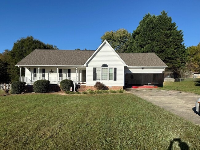 Primary Photo - 3 Bedroom Home with Back Deck & Large Fenc...