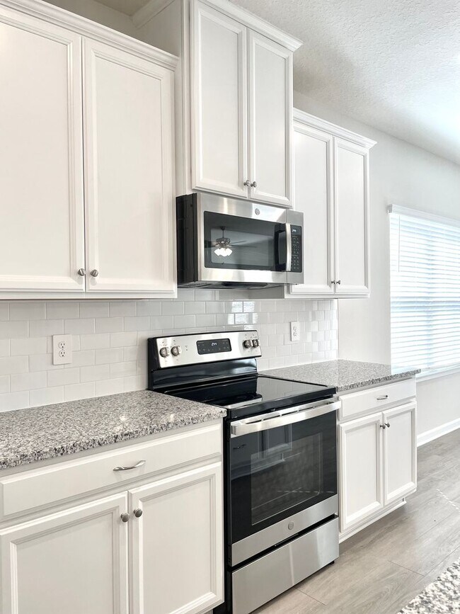 Building Photo - Move In June 16th! Brand New Construction ...