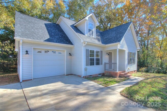 Building Photo - 205 N Church St