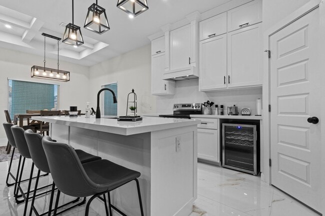 Building Photo - 7425 Lake Havasu