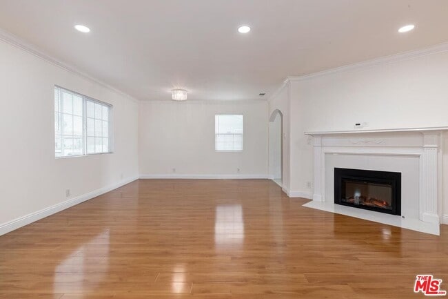 Building Photo - 5873 Dauphin Ave.