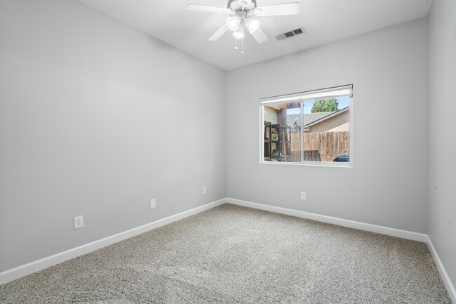 Building Photo - 687 Glenn View Ct