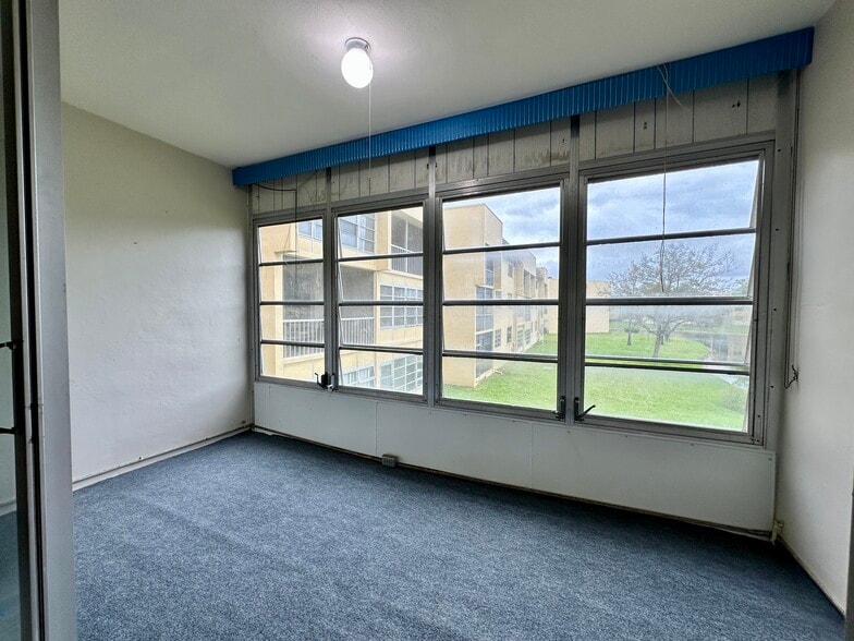 Building Photo - 6020 NW 64th Ave