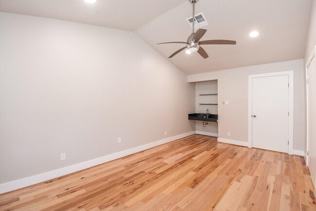Building Photo - 1829 Augusta Dr