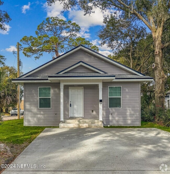 Building Photo - 2220 Flesher Ave
