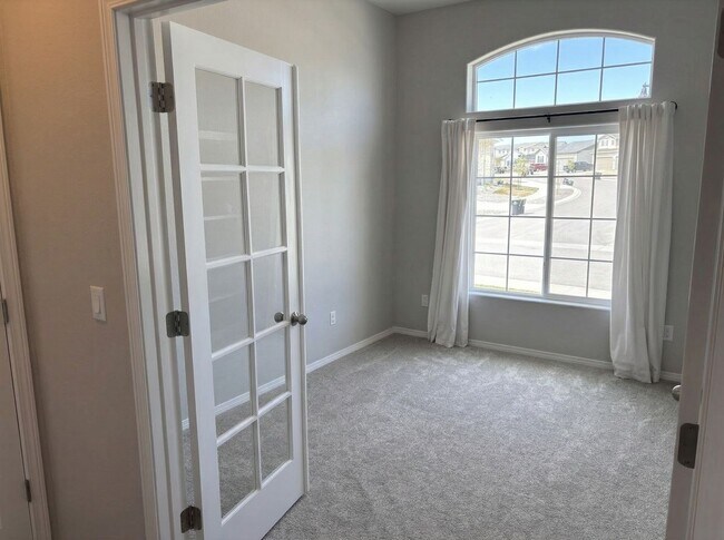 Building Photo - Beautiful Banning Lewis Ranch 5 Bed, 4 Bath Home, 3 Car garage, Great Views and Amenities