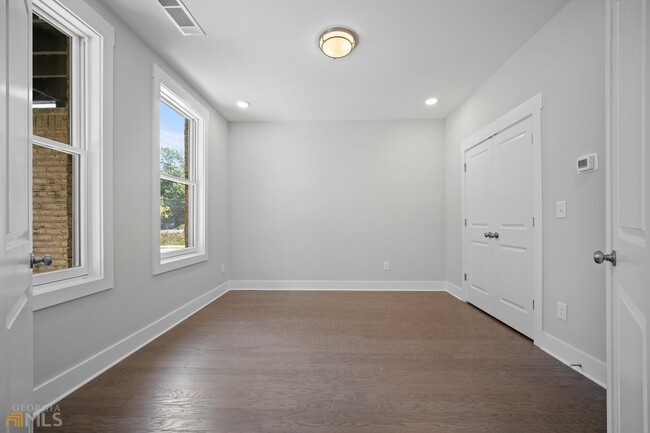 Building Photo - 1034 Robert Smalls Way