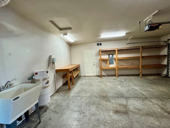 Building Photo - Fantastic Ranch Home in Battleground with ...