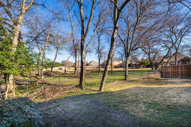 Building Photo - 9208 Longview Dr