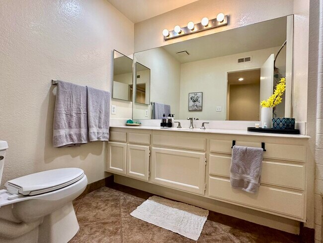 Building Photo - 430 Sierra Madre S