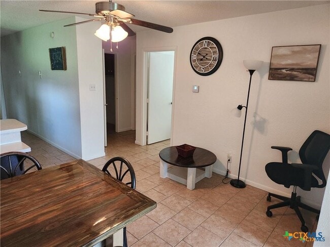 Building Photo - 106 W Avenue G