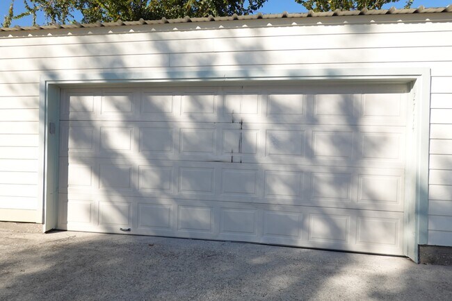 Building Photo - 2714 Vienna Pl