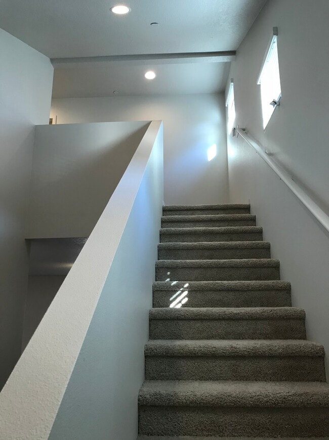 Building Photo - Spacious 4 Bd 2.5 Ba Home in  Camas School District! Upgrades! Close to Parks & Freeway Access!