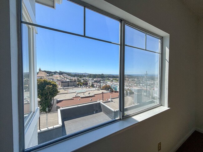 Building Photo - 749-749 Taraval St