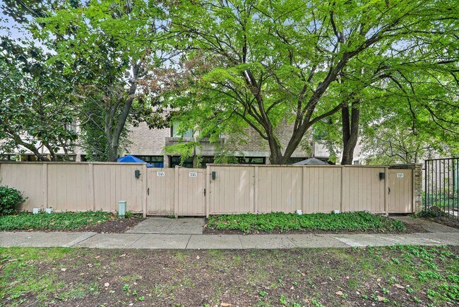 Building Photo - 1285 Delaware Ave SW