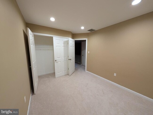 Building Photo - 2426 Clover Field Cir