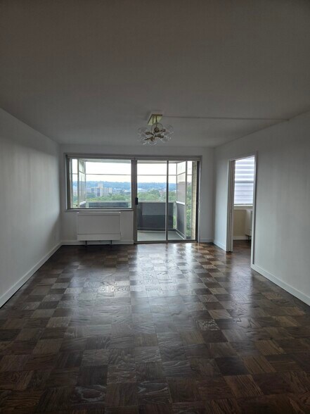 Building Photo - 50 Glenbrook Rd