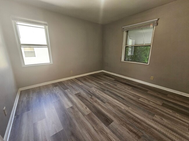 Building Photo - Charming 3-Bedroom Home with Private Yard ...