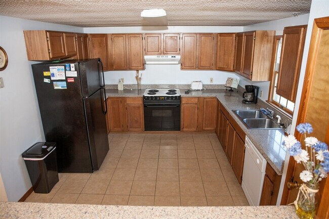 Building Photo - 40393 N Beachcomber Dr
