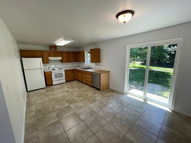 Building Photo - 2415 Forest Park Ln