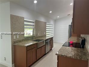 Building Photo - 15854 Tangelo Blvd