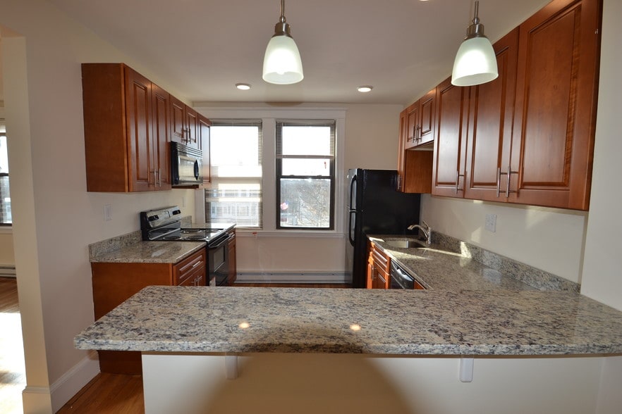 Somerville Square 379385 Broadway Somerville MA 02145 Apartment Finder