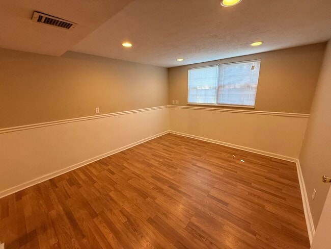 Building Photo - Highview..Close to Gene Snyder @ Smyrna