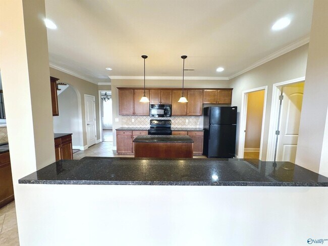 Building Photo - 126 Windridge Way SW