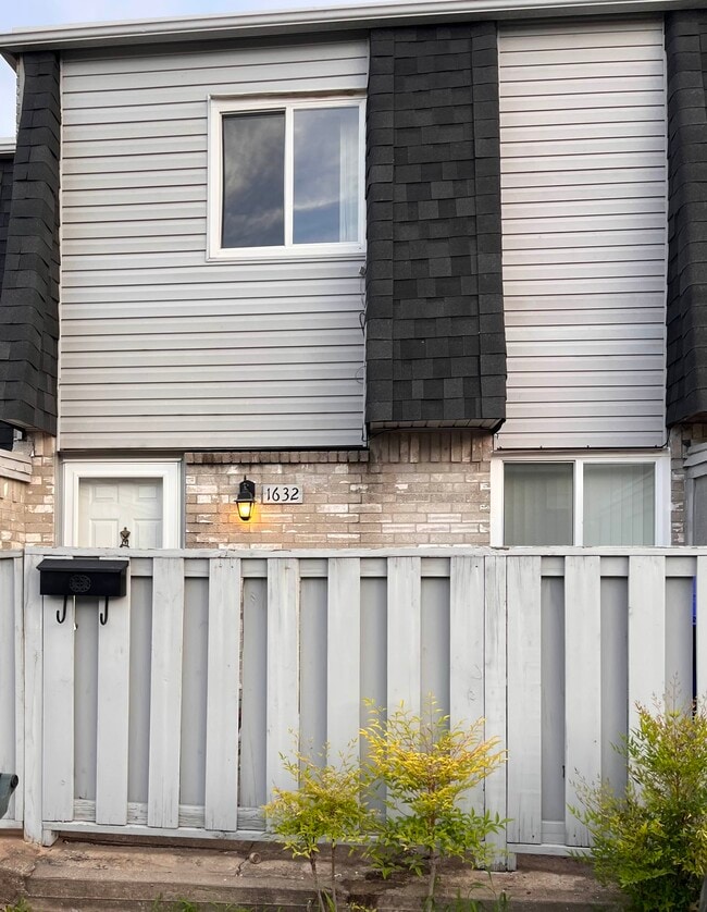 Building Photo - 1632 Cara Jo Dr