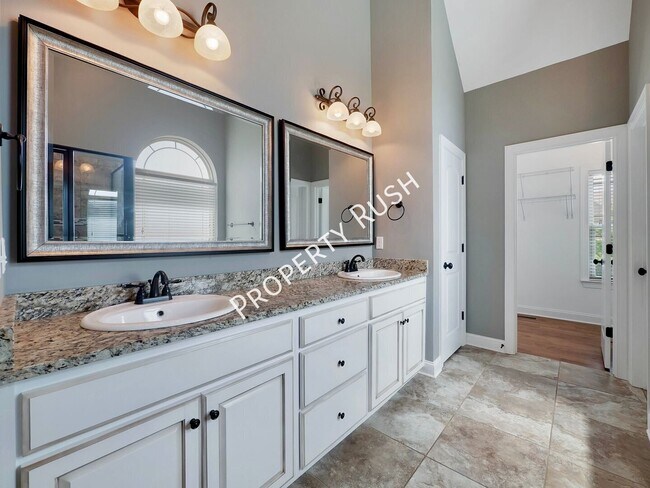 Building Photo - 7962 Burgundy Cir