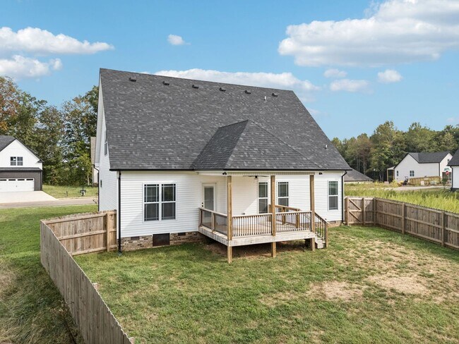 Building Photo - 3 Bedroom 2 1/2 Bathroom Home!!