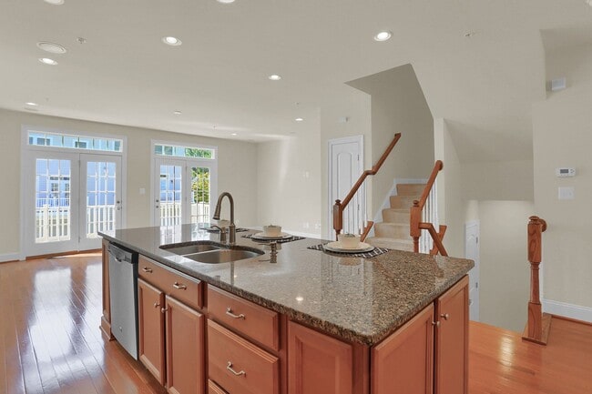 Building Photo - Luxury Living in Meadowvale – 4BR/3.5BA Duplex with Over 2,800 Sq Ft
