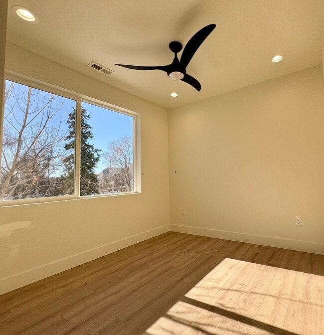 Building Photo - 1275-1279 Meade St