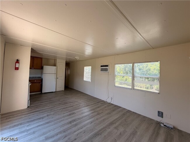Building Photo - 7869 Suncoast Dr