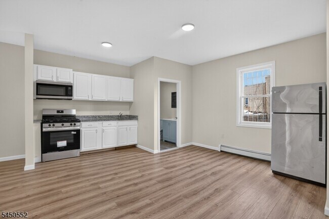 Building Photo - 518 Springfield Ave