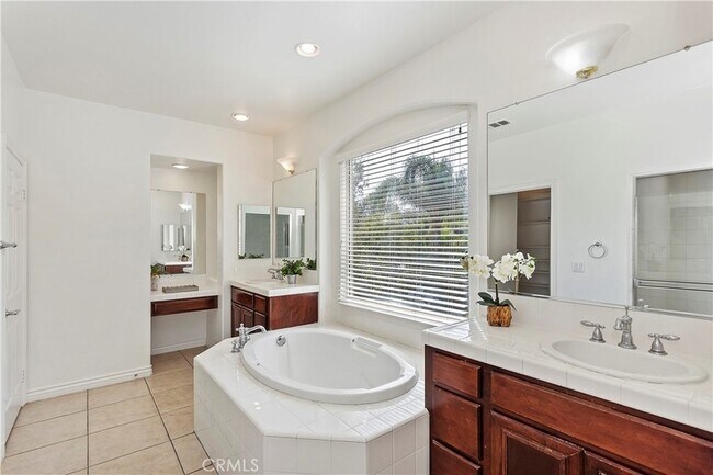 Building Photo - 1678 Honors Cir