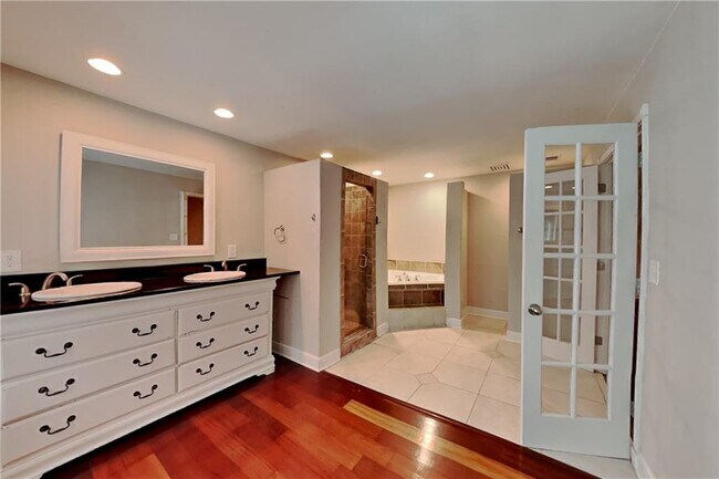 Building Photo - 2916 Sope Creek Dr