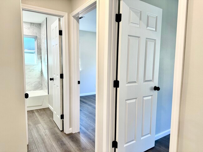 Building Photo - 7615 Long Meadow Ln