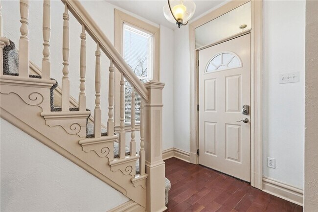 Building Photo - 112 De Witt Street Unit