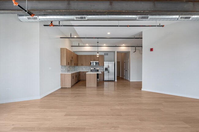 Building Photo - 805 N Milwaukee Ave