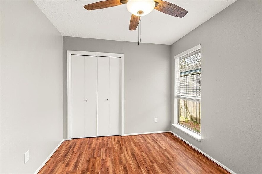 Second Bedroom - 5406 Rivergate Dr